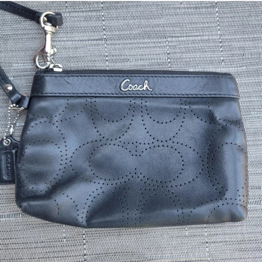 Coach Wristlet - Picture 4 of 4